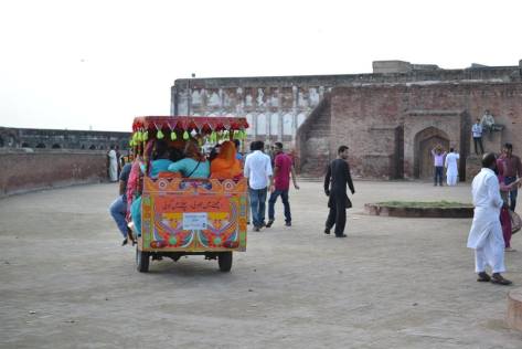 rangeela rickshaw in lahore fort shahi qila